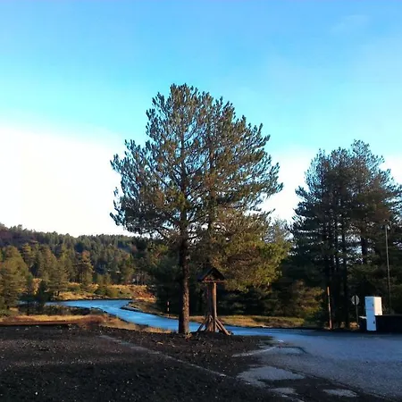Rifugio Il Ginepro Dell'etna *